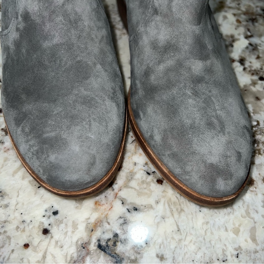 Vince Camuto Gray Stone Suede Pevista Slit Lace Ankle Heeled Bootie Size 5.5 - Picture 5 of 12